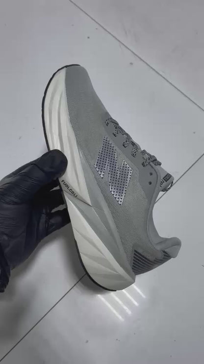New Balance FuelCell Rebel v5 grey with silver